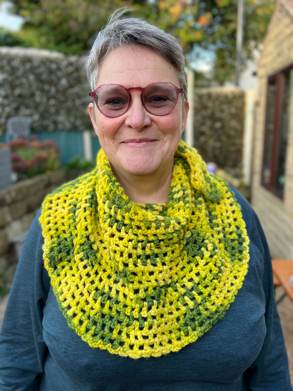 Daffodil 'Anna' Crochet Semicircular Scarf